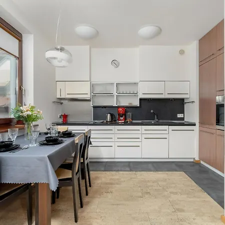 Apartament Nad Warta Z Parkingiem W Poznaniu By Renters アパート